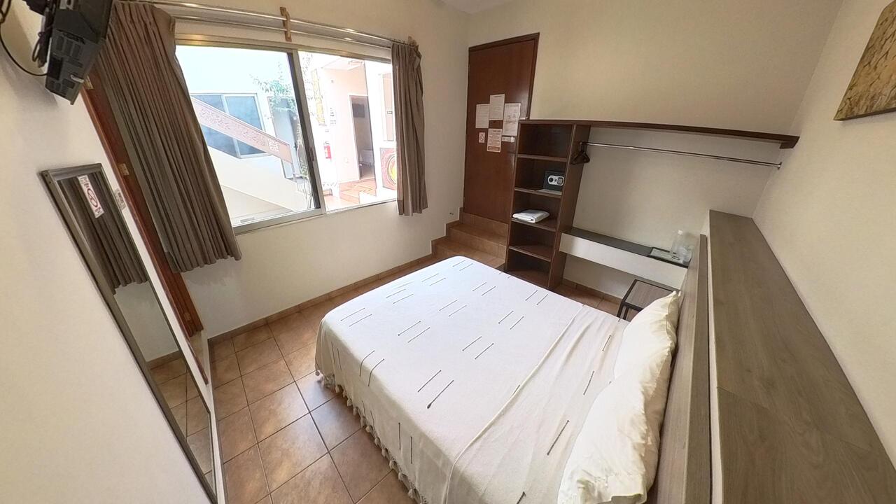 Habitacion con dos camas matrimoniales en Hotel Don Nino
